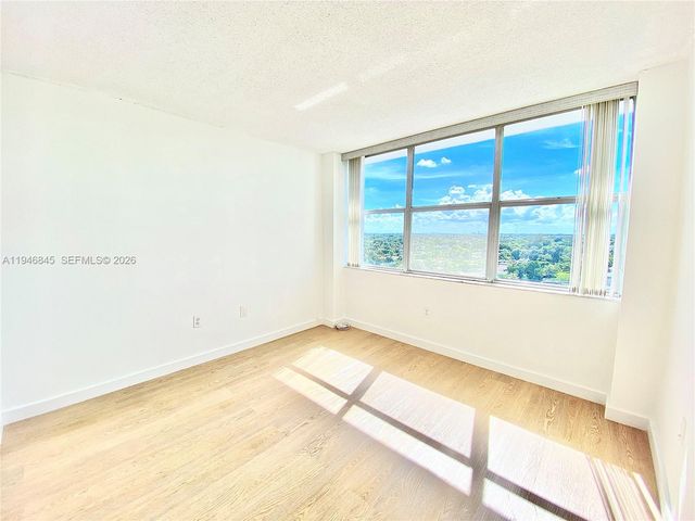 1200 NE Miami Gardens Dr 1020W, Miami, FL 33179