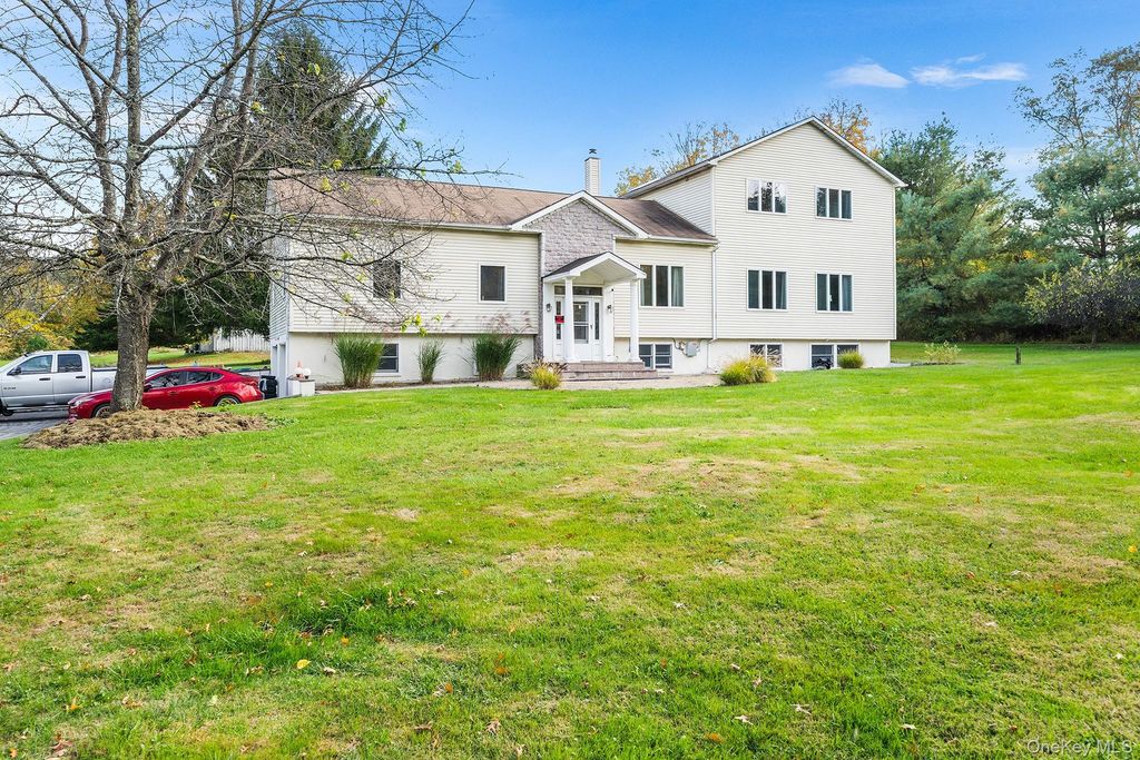 658 Waterbury Hill Road, Lagrangeville, NY 12540