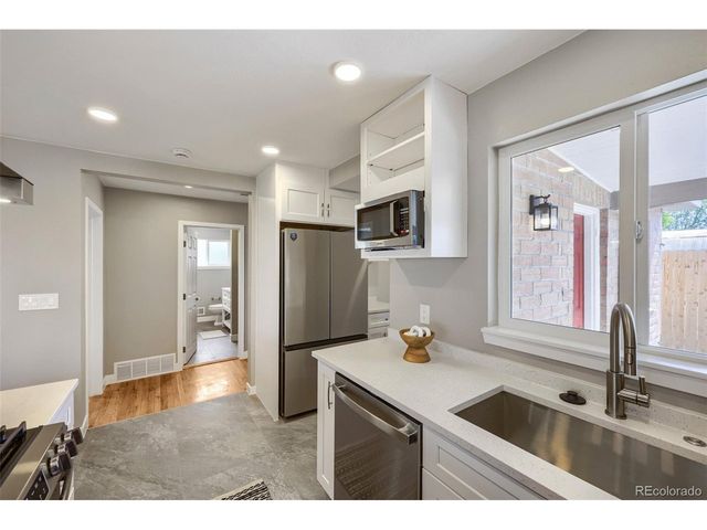 7085 E 72nd Ave, Commerce City, CO 80022