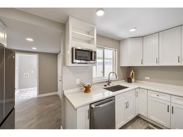 7085 E 72nd Ave, Commerce City, CO 80022