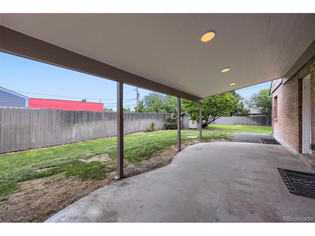 7085 E 72nd Ave, Commerce City, CO 80022