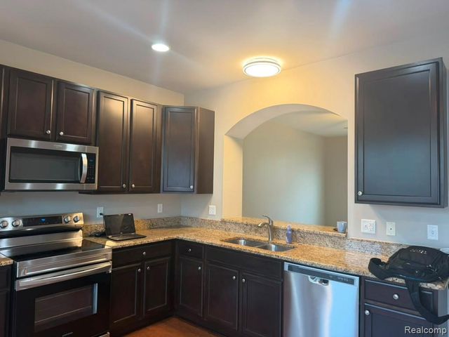 44656 Ellery Lane, Novi, MI 48377