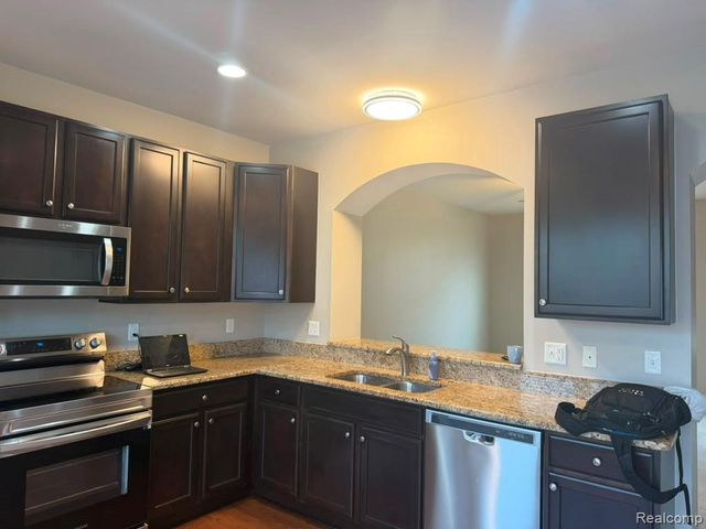 44656 Ellery Lane, Novi, MI 48377