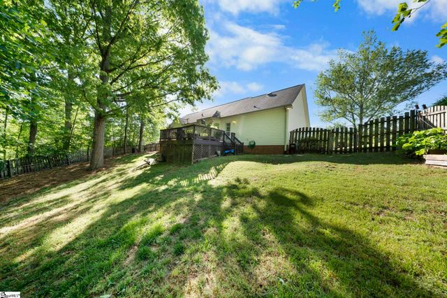 819 N Alderwood Road, Woodruff, SC 29388