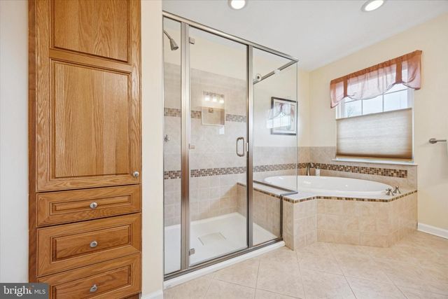 1008 CANTER CIR, New Hope, PA 18938