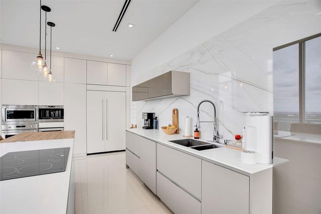 3301 NE 1st Ave PH-2, Miami, FL 33137