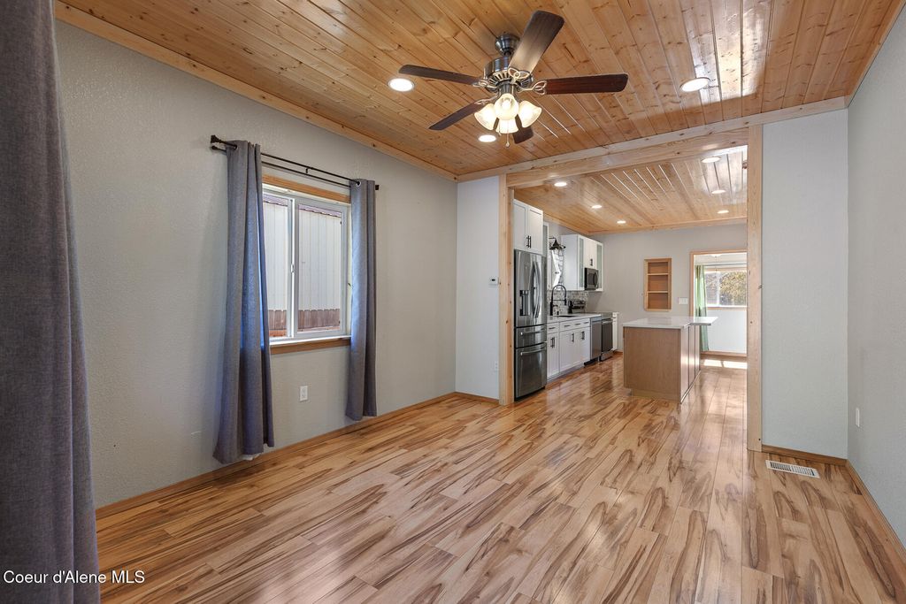 215 E Riverside AVE E, Kellogg, ID 83837 photo 4
