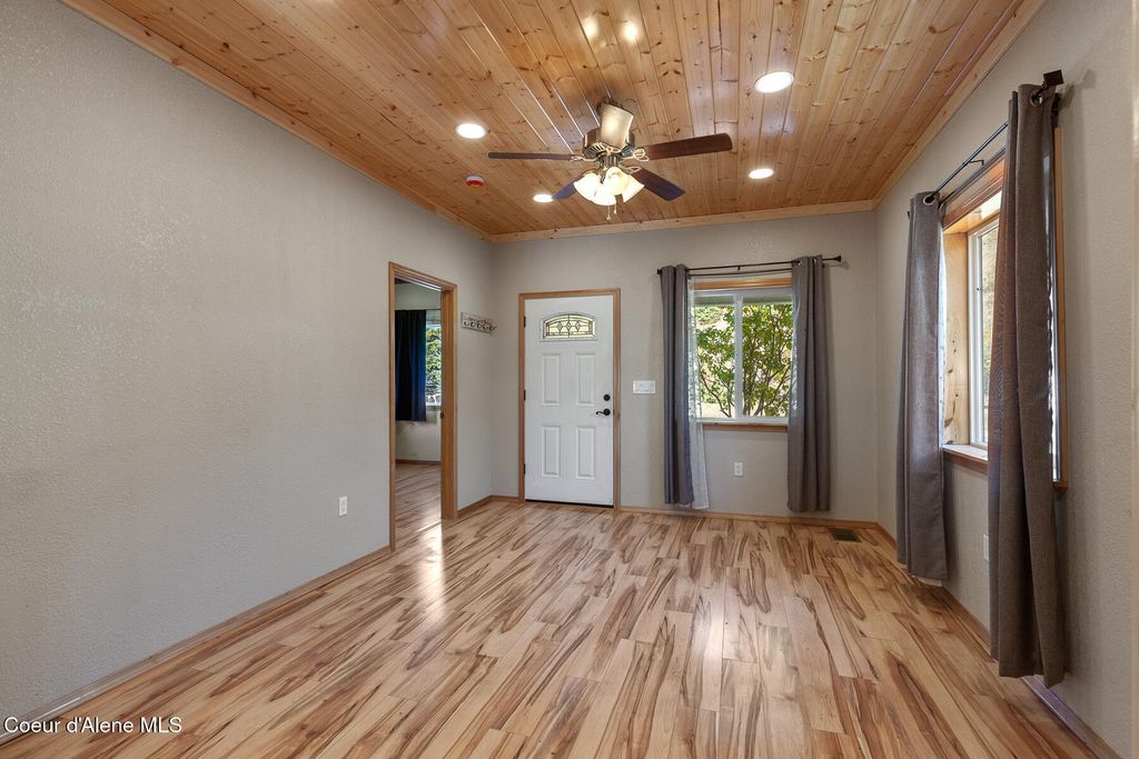215 E Riverside AVE E, Kellogg, ID 83837 photo 5