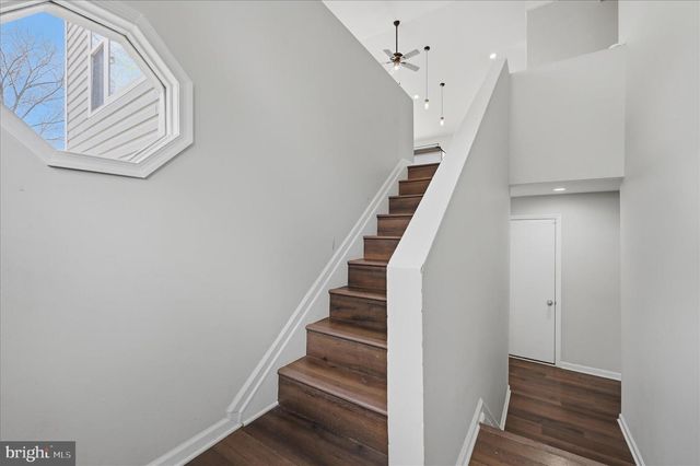 1220 LAKEVIEW DR, Cross Junction, VA 22625