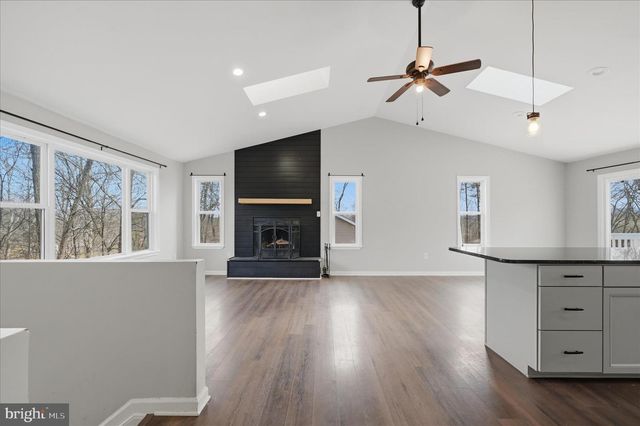 1220 LAKEVIEW DR, Cross Junction, VA 22625