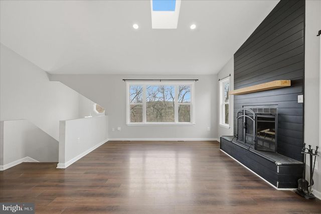 1220 LAKEVIEW DR, Cross Junction, VA 22625