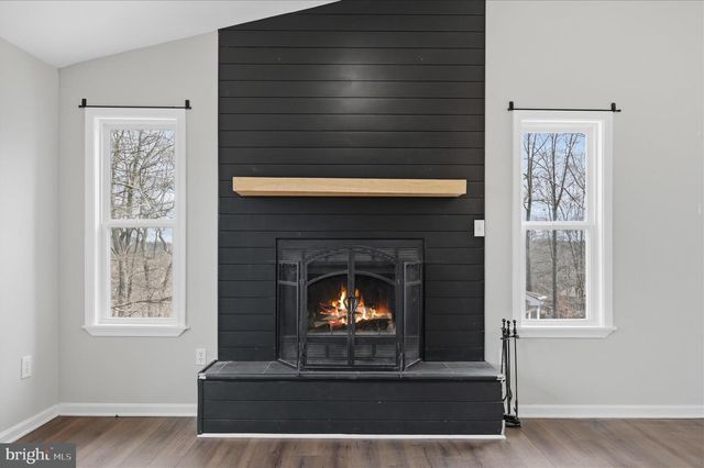 1220 LAKEVIEW DR, Cross Junction, VA 22625