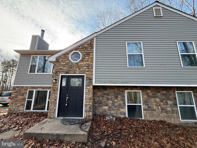 1220 LAKEVIEW DR, Cross Junction, VA 22625