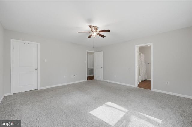 1220 LAKEVIEW DR, Cross Junction, VA 22625