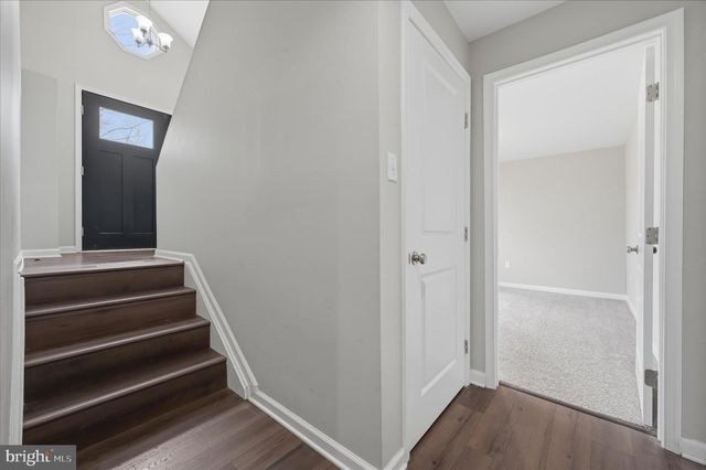 1220 LAKEVIEW DR, Cross Junction, VA 22625