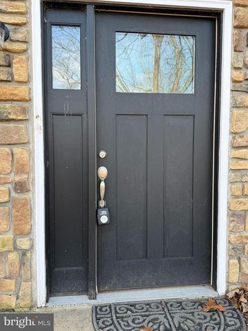 1220 LAKEVIEW DR, Cross Junction, VA 22625