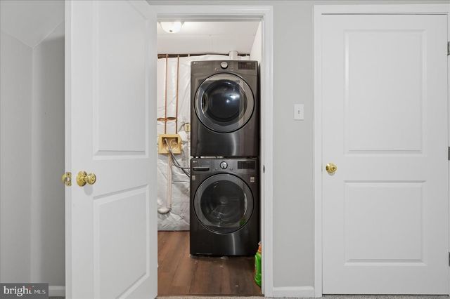 1220 LAKEVIEW DR, Cross Junction, VA 22625