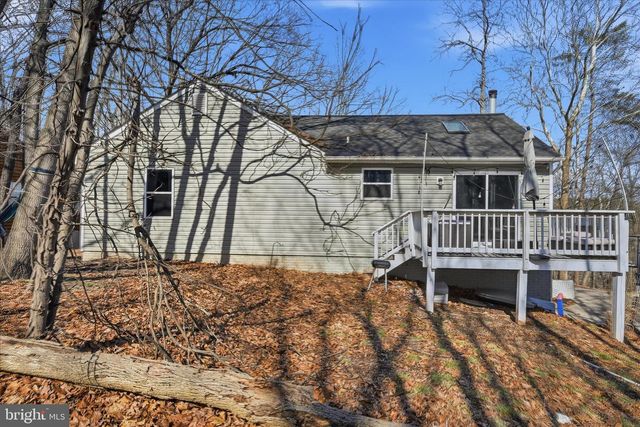 1220 LAKEVIEW DR, Cross Junction, VA 22625