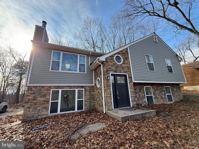 1220 LAKEVIEW DR, Cross Junction, VA 22625