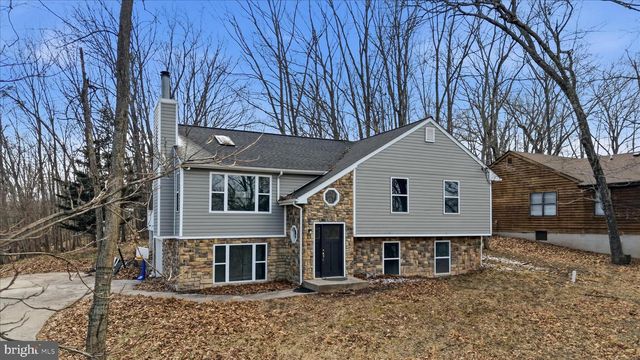 1220 LAKEVIEW DR, Cross Junction, VA 22625