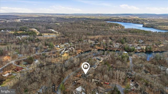 1220 LAKEVIEW DR, Cross Junction, VA 22625