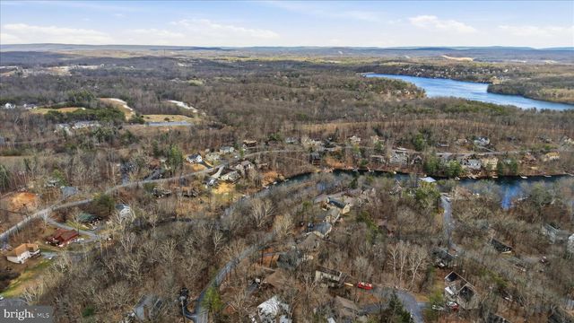 1220 LAKEVIEW DR, Cross Junction, VA 22625