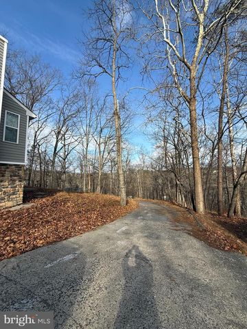 1220 LAKEVIEW DR, Cross Junction, VA 22625