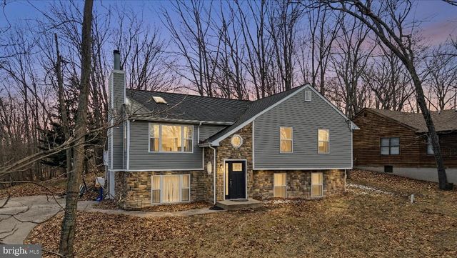 1220 LAKEVIEW DR, Cross Junction, VA 22625