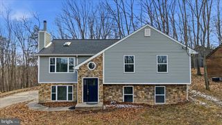 1220 LAKEVIEW DR, Cross Junction, VA 22625