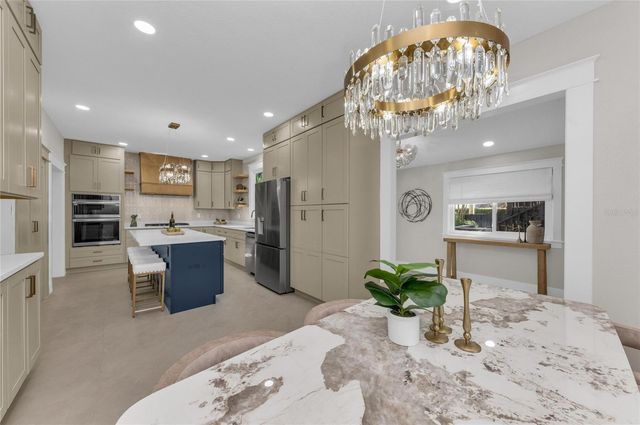 1611 HYDE PARK STREET, Sarasota, FL 34239