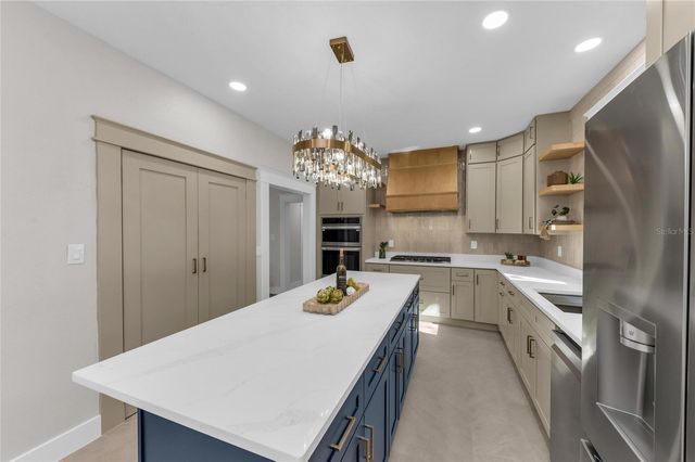 1611 HYDE PARK STREET, Sarasota, FL 34239