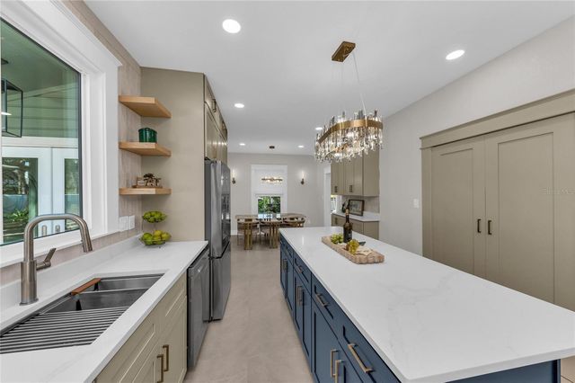 1611 HYDE PARK STREET, Sarasota, FL 34239