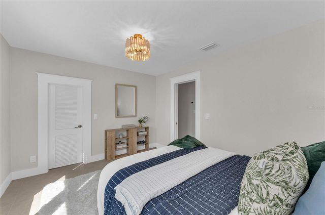 1611 HYDE PARK STREET, Sarasota, FL 34239