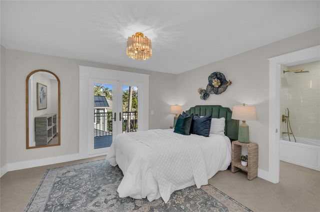 1611 HYDE PARK STREET, Sarasota, FL 34239