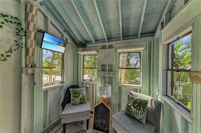 1611 HYDE PARK STREET, Sarasota, FL 34239