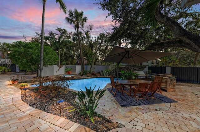 1611 HYDE PARK STREET, Sarasota, FL 34239