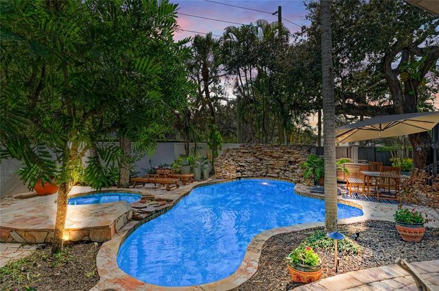 1611 HYDE PARK STREET, Sarasota, FL 34239