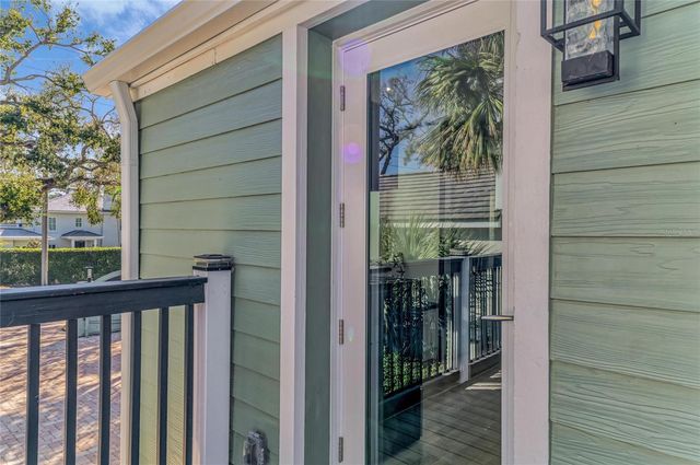 1611 HYDE PARK STREET, Sarasota, FL 34239