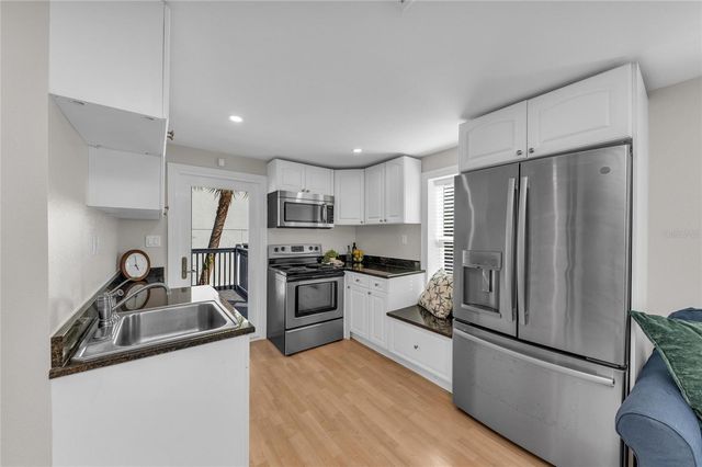 1611 HYDE PARK STREET, Sarasota, FL 34239