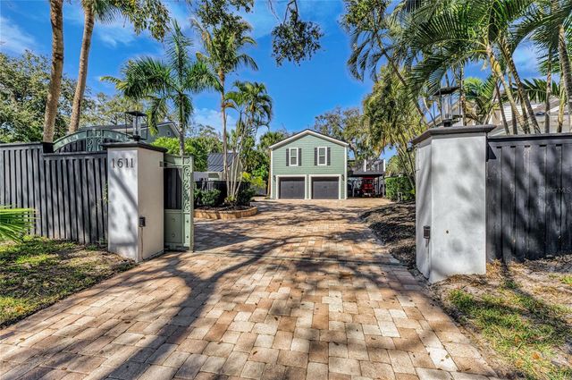 1611 HYDE PARK STREET, Sarasota, FL 34239