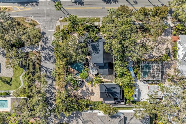 1611 HYDE PARK STREET, Sarasota, FL 34239