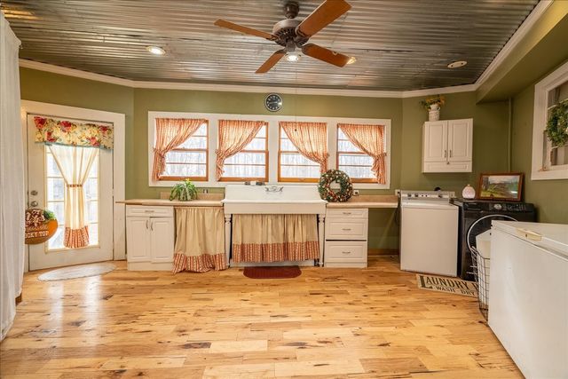 226 Nash Rd, Summertown, TN 38483