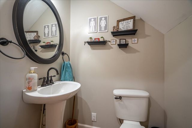 226 Nash Rd, Summertown, TN 38483