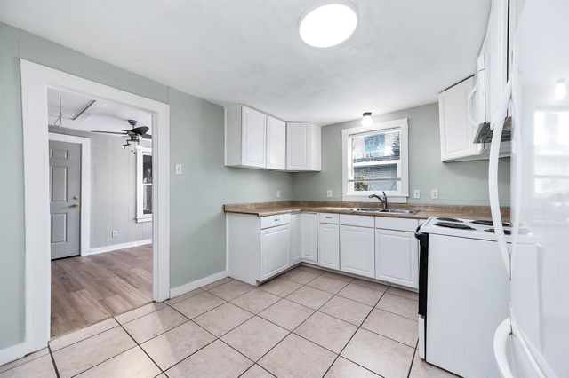 2012 Avenue F, Dickinson, TX 77539