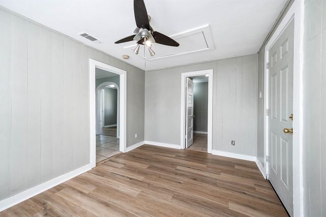 2012 Avenue F, Dickinson, TX 77539