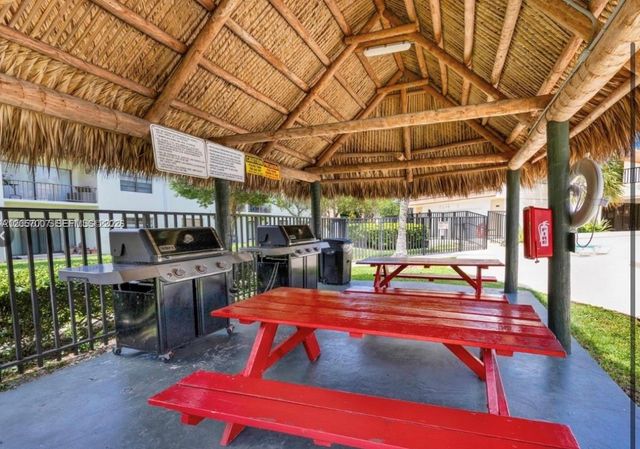 8261 SW 128th St 203, Pinecrest, FL 33156