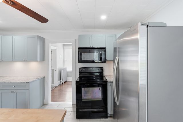 96 Apricot St, Worcester, MA 01603