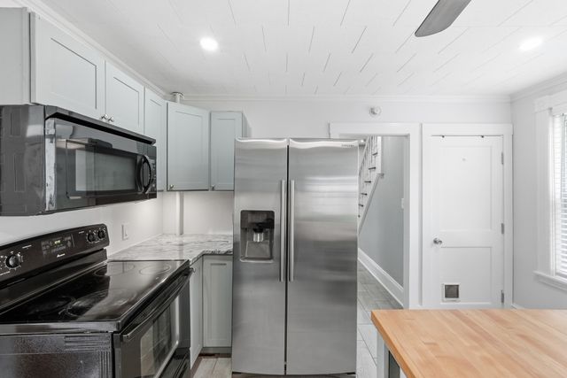 96 Apricot St, Worcester, MA 01603