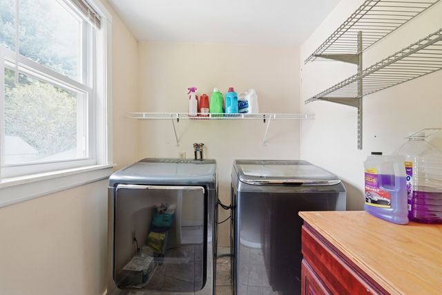 96 Apricot St, Worcester, MA 01603
