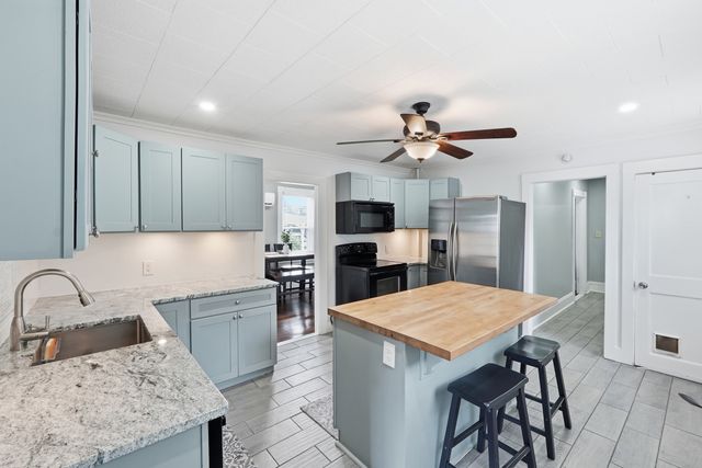 96 Apricot St, Worcester, MA 01603